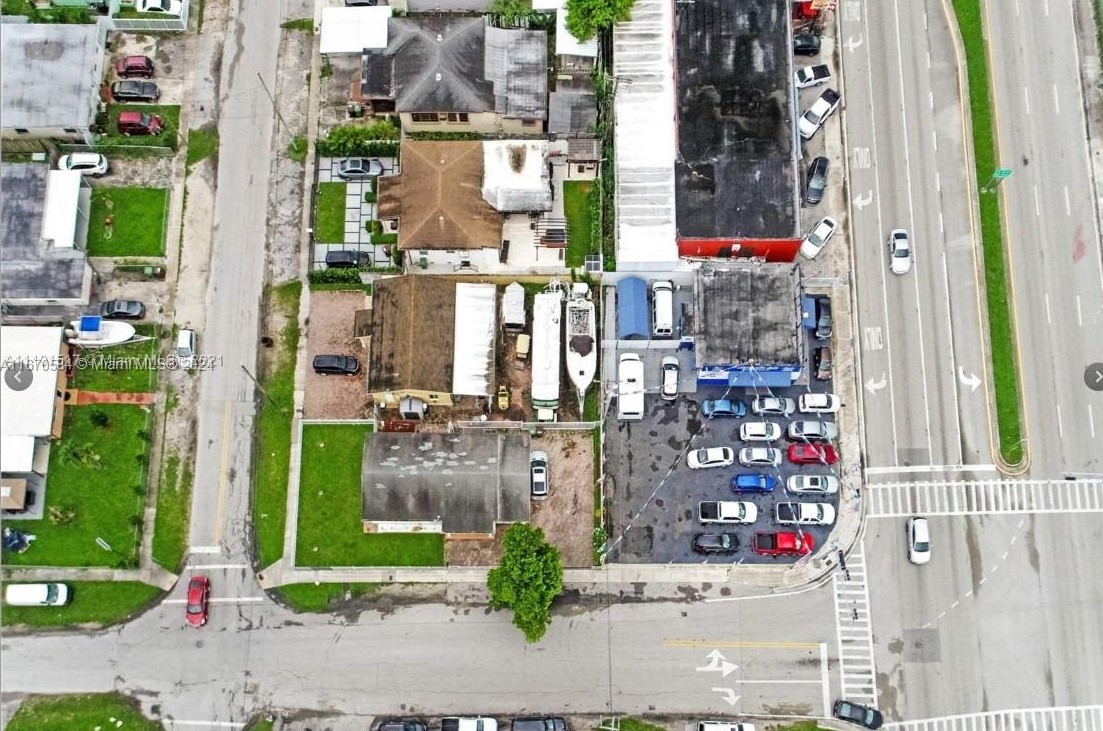 820 43rd St, Hialeah, FL 33013-2438