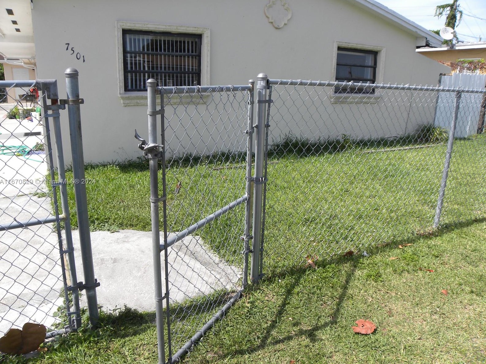 7501 2nd Ter, Miami, FL 33126-4103