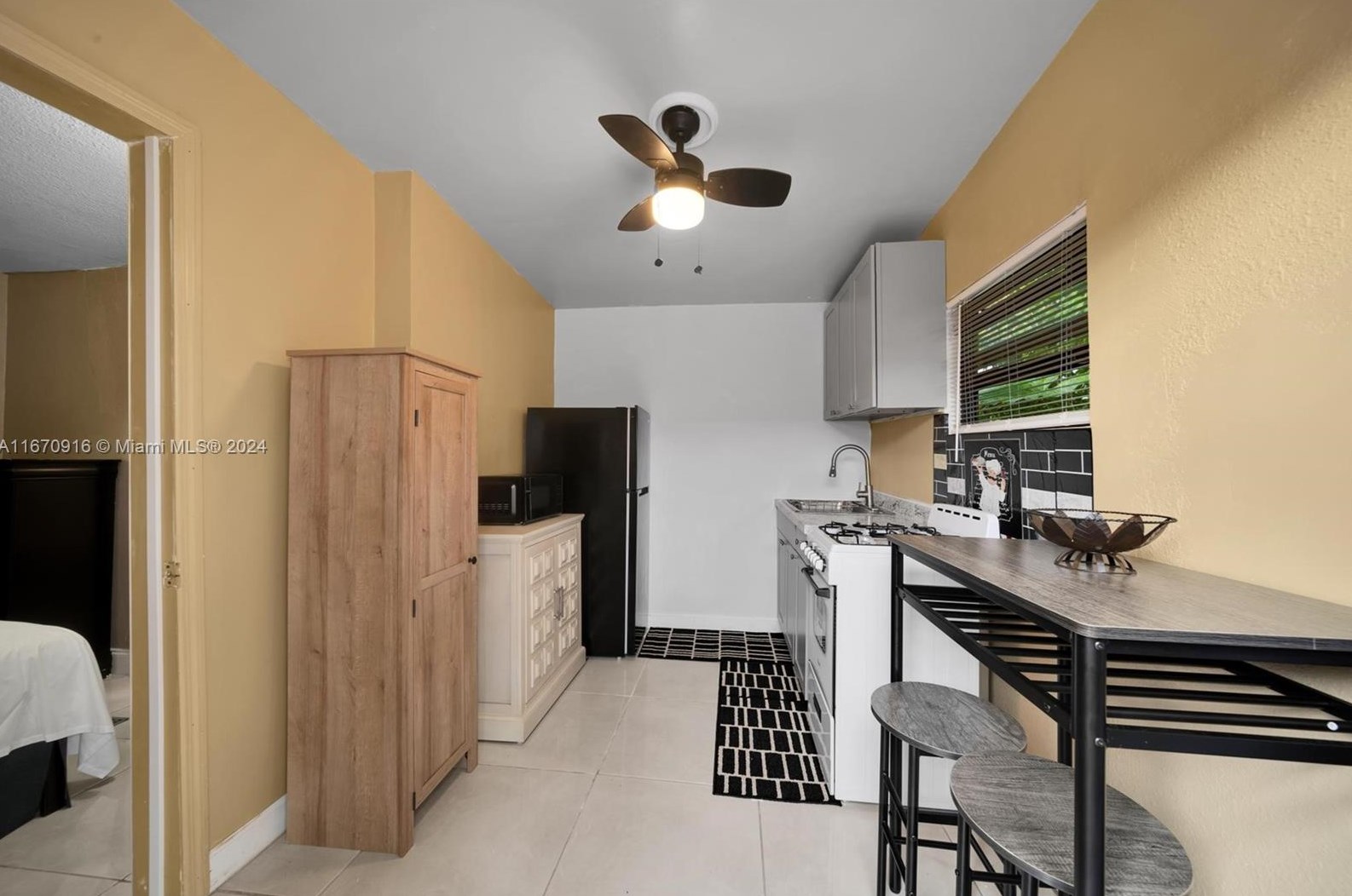 20106 32nd Pl, Miami, FL 33056-1817