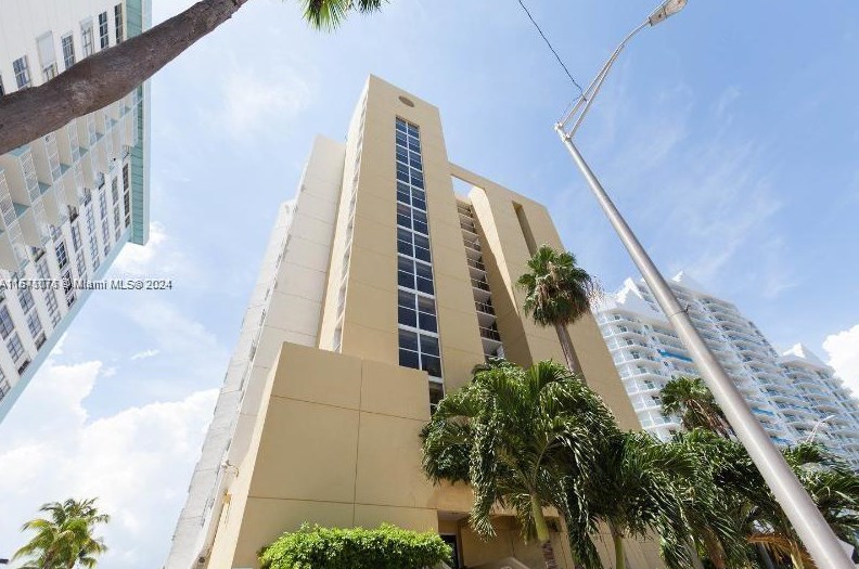 5880 Collins Ave #1006, Miami Beach, FL 33140