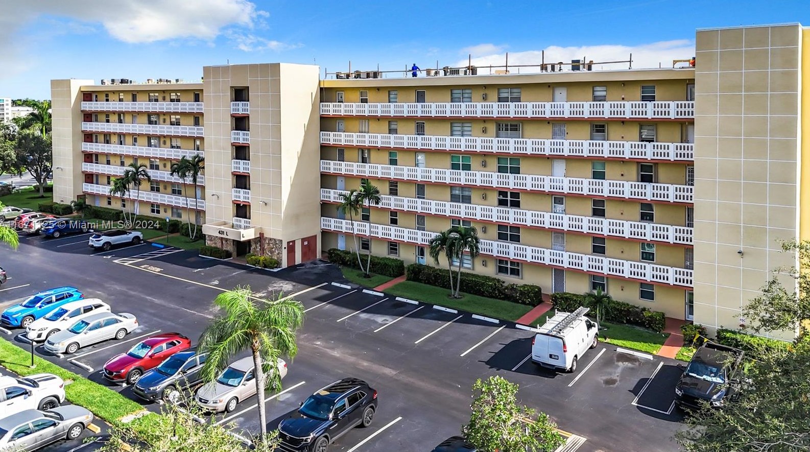 431 3rd St, Dania Beach FL  33004-4743 exterior