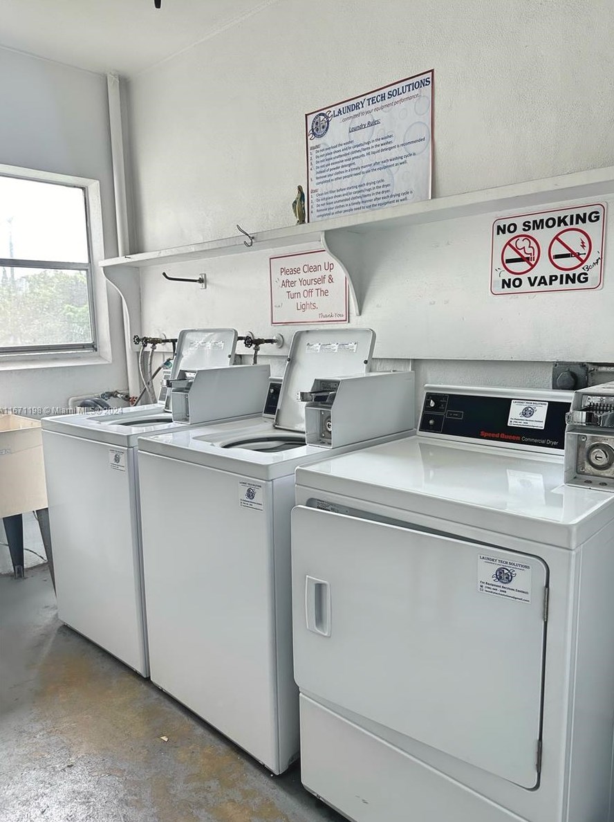 2420 Johnson St, Hollywood FL  33020-3923 exterior