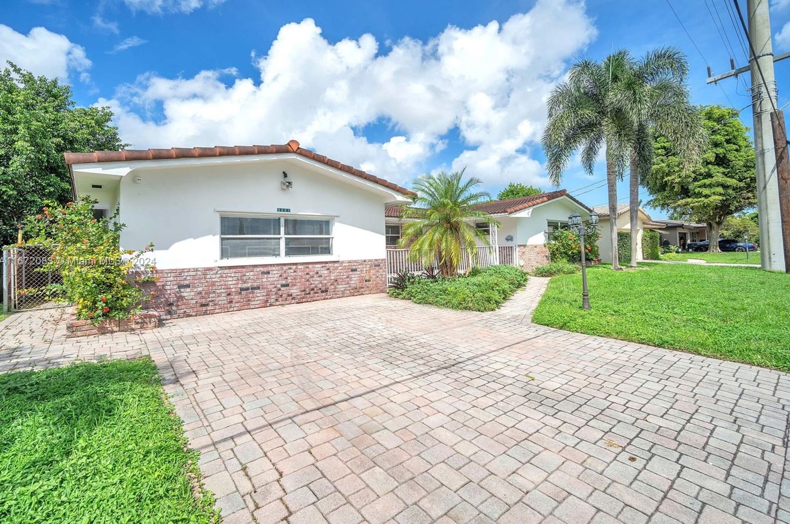 2827 Arthur St, Hollywood, FL 33020-3313