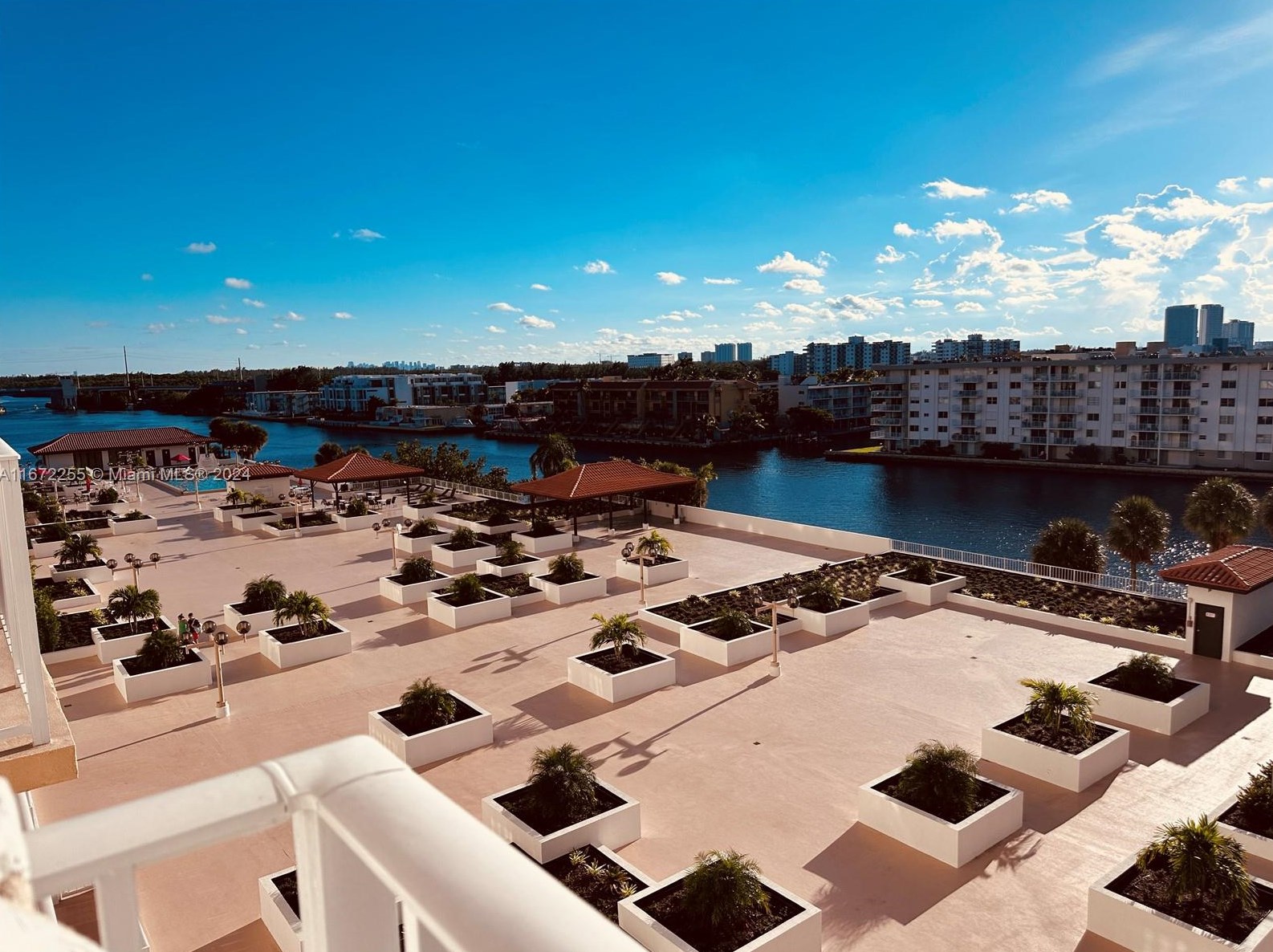 290 174th St #708, Miami, FL 33160