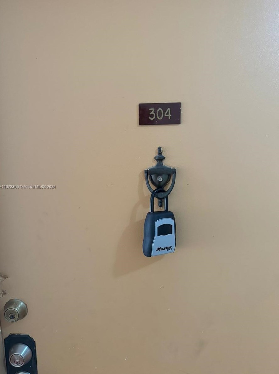 13390 Ne 7th Ave #304, Miami, FL 33161