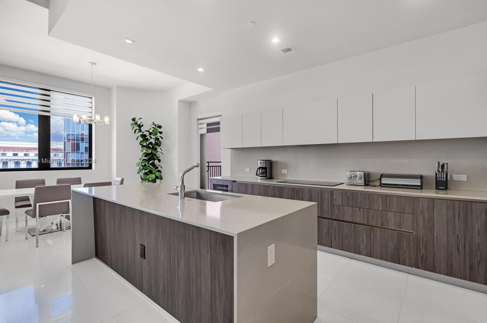 275 Giralda Ave #6c, Miami, FL 33134