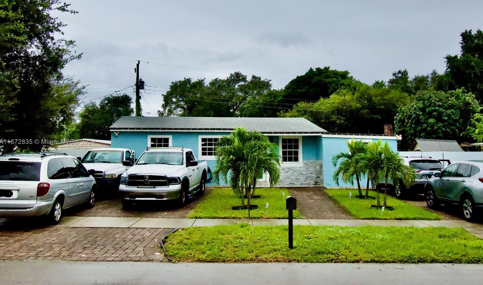 3030 165th St, Miami, FL 33054-6442