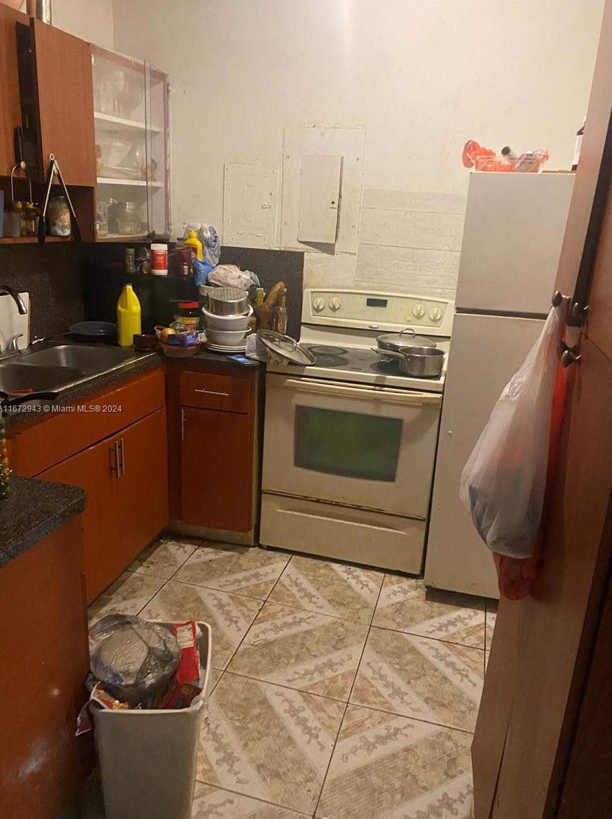 215 117th St, Miami, FL 33161-6101