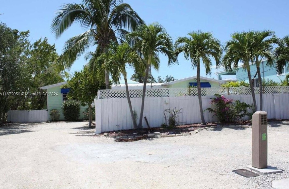 791 Bostwick Dr, Key Largo, FL 33037