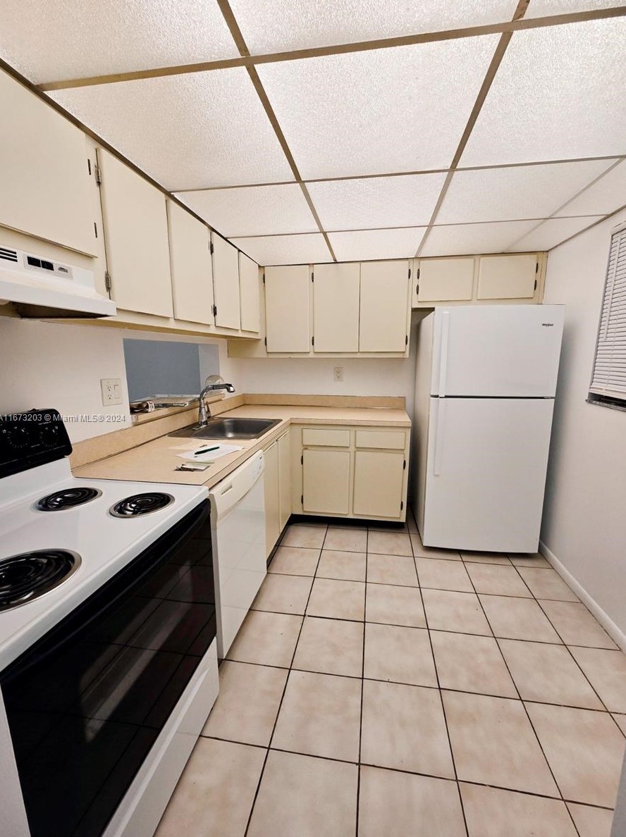 8625 Nw 8th St #316, Miami, FL 33126