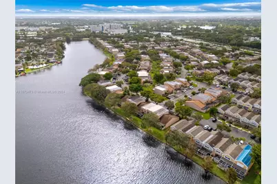 1333 NW 122nd Ter #1333, Pembroke Pines, FL 33026 - Photo 4