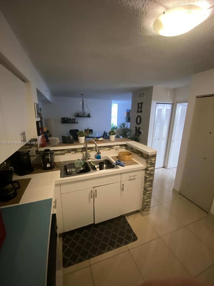 4440 107th Ave, Miami, FL 33178-1883