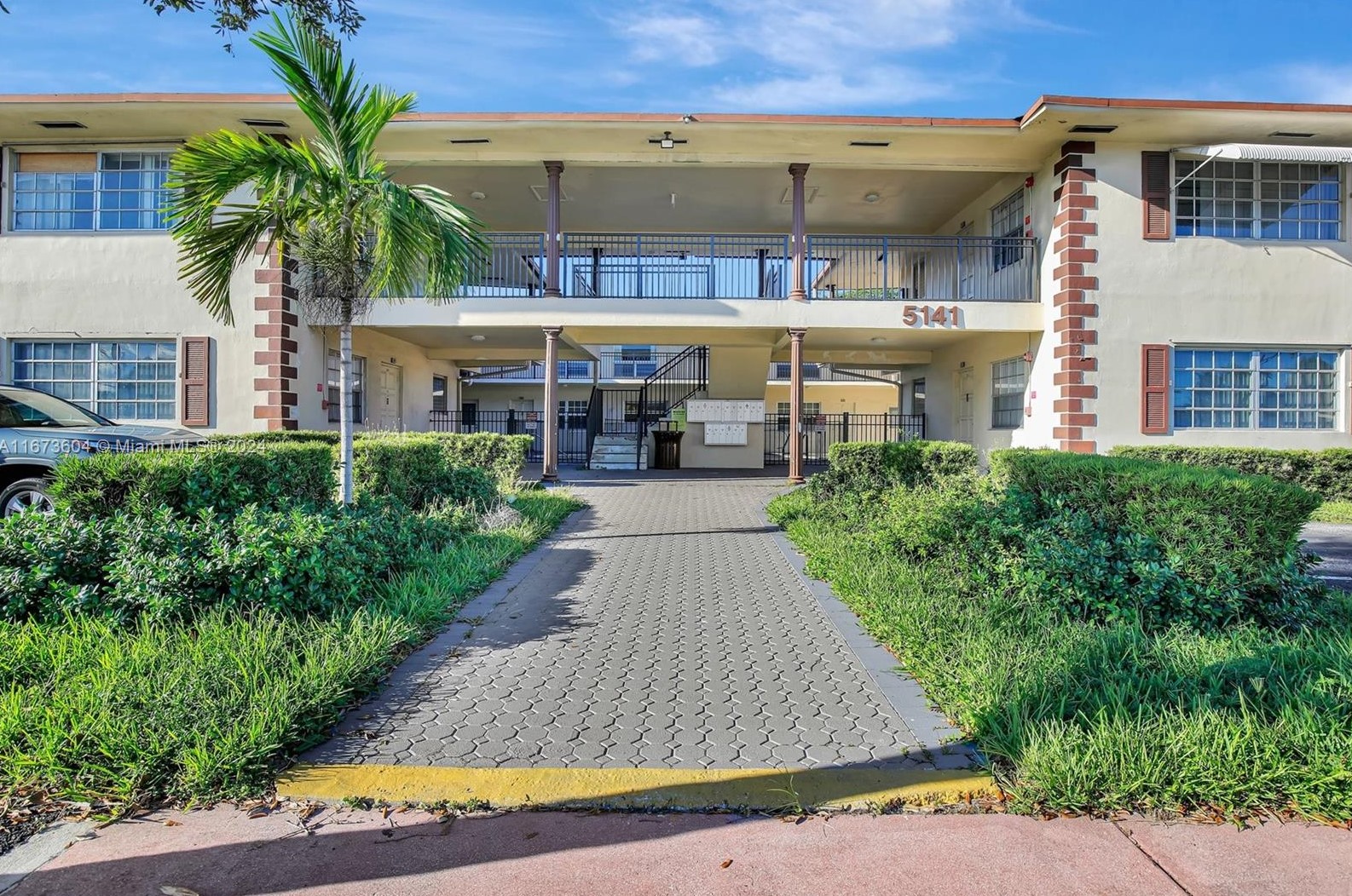 5141 Hollywood Blvd, Hollywood, FL 33021-6541