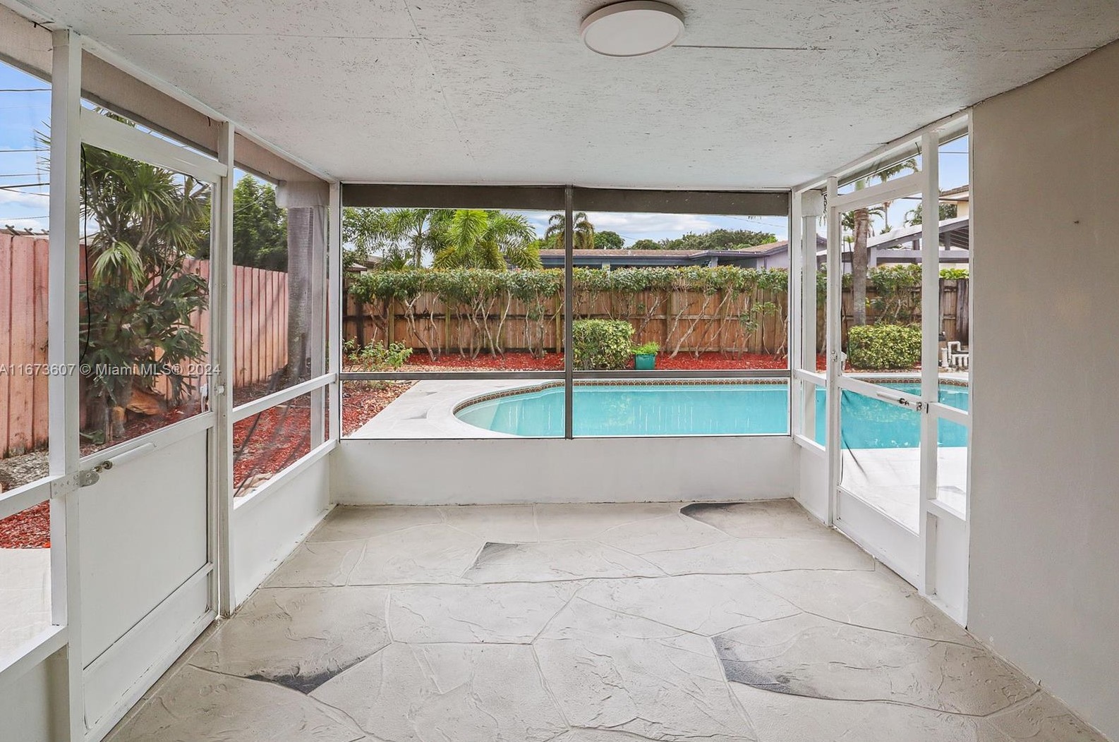 6510 Scott St, Hollywood FL  33024-4033 exterior