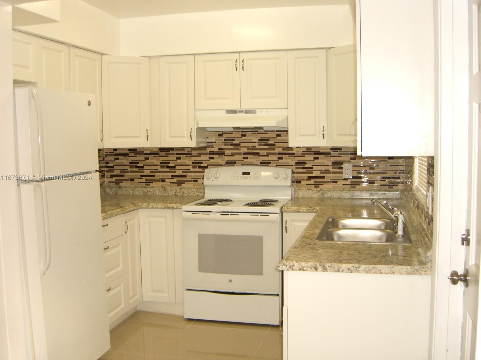 5300 Hollywood Blvd #3, Hollywood, FL 33021