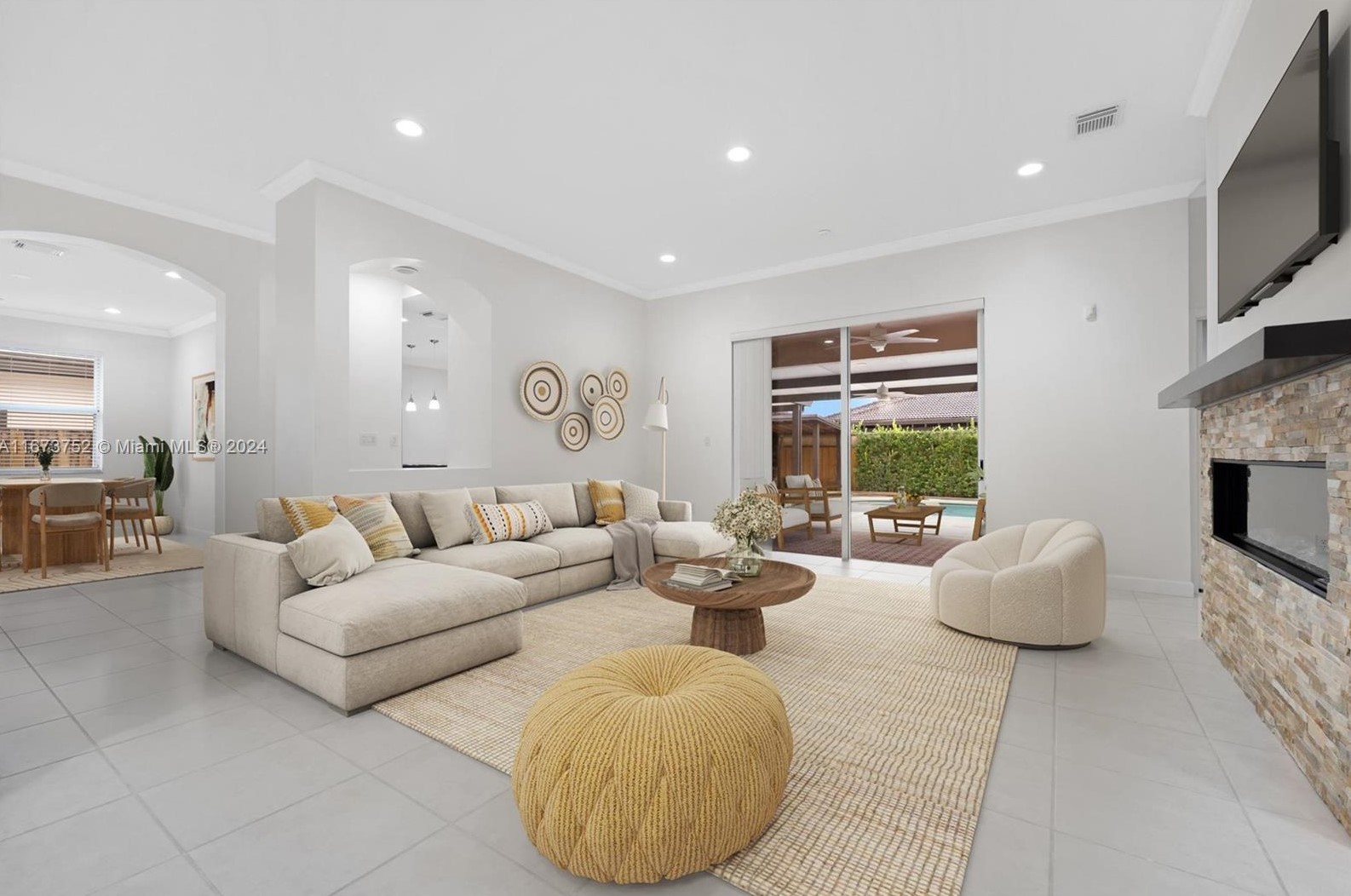 15072 158th Pl, Miami, FL 33196-5716