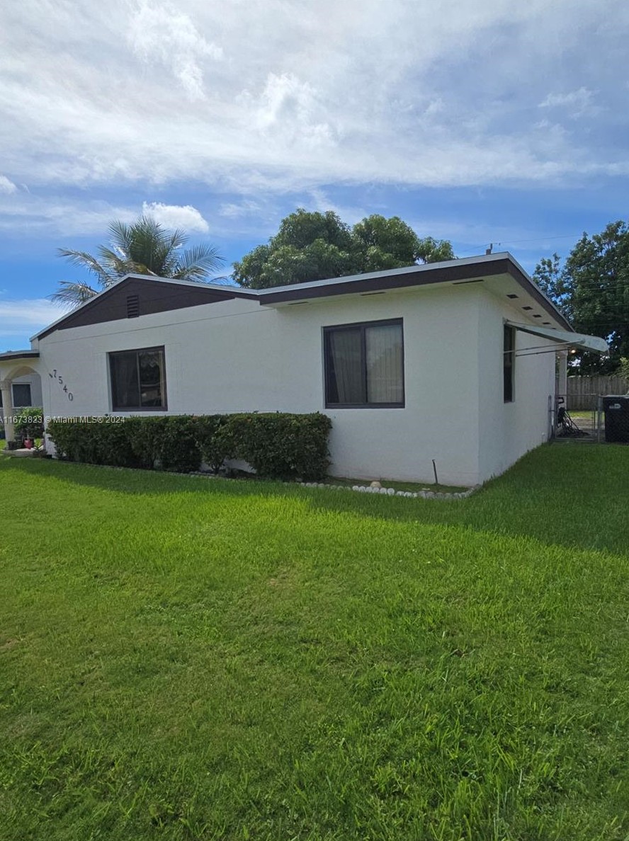 7540 Sw 30th Terrace, Miami, FL 33155