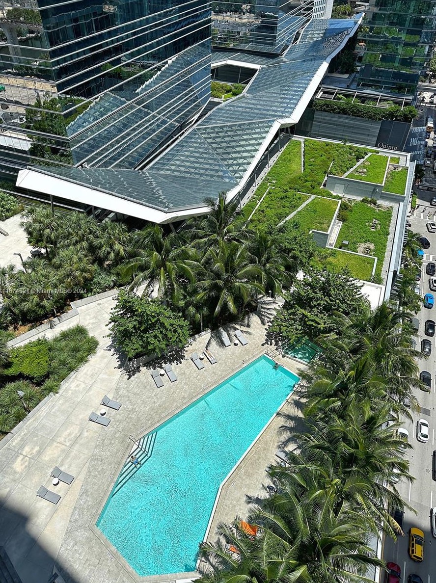 88 7th St, Miami FL exterior