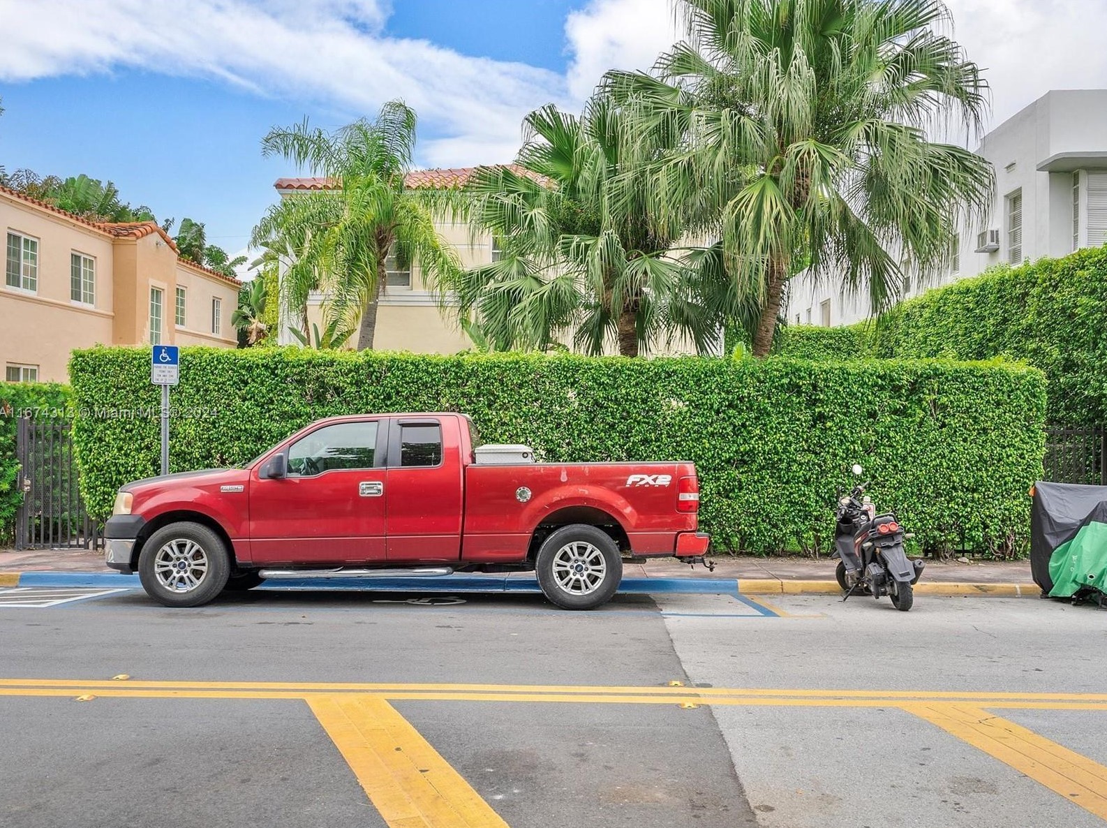 1535 Meridian Ave, Miami FL 33139-3404 exterior