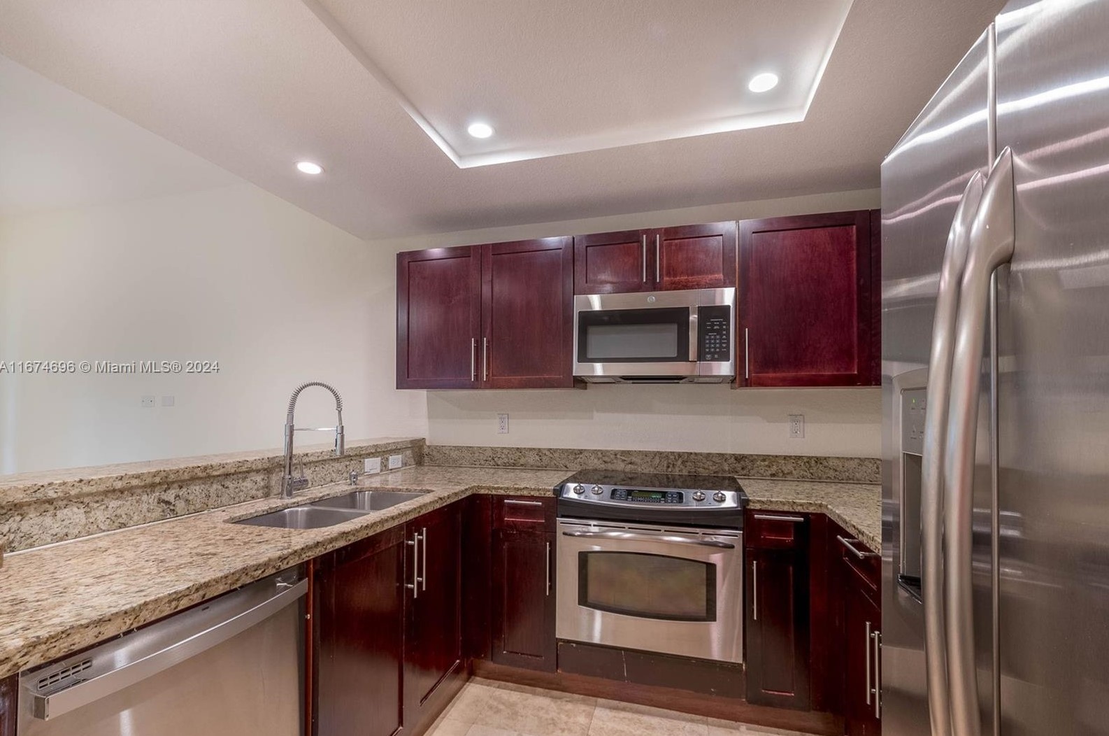 3032 Mcdonald St, Miami, FL 33133-4415