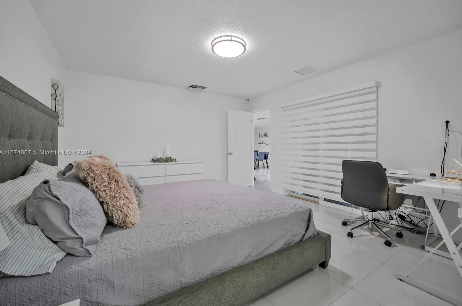 800 91 Ave, Hollywood FL  33024-6436 exterior