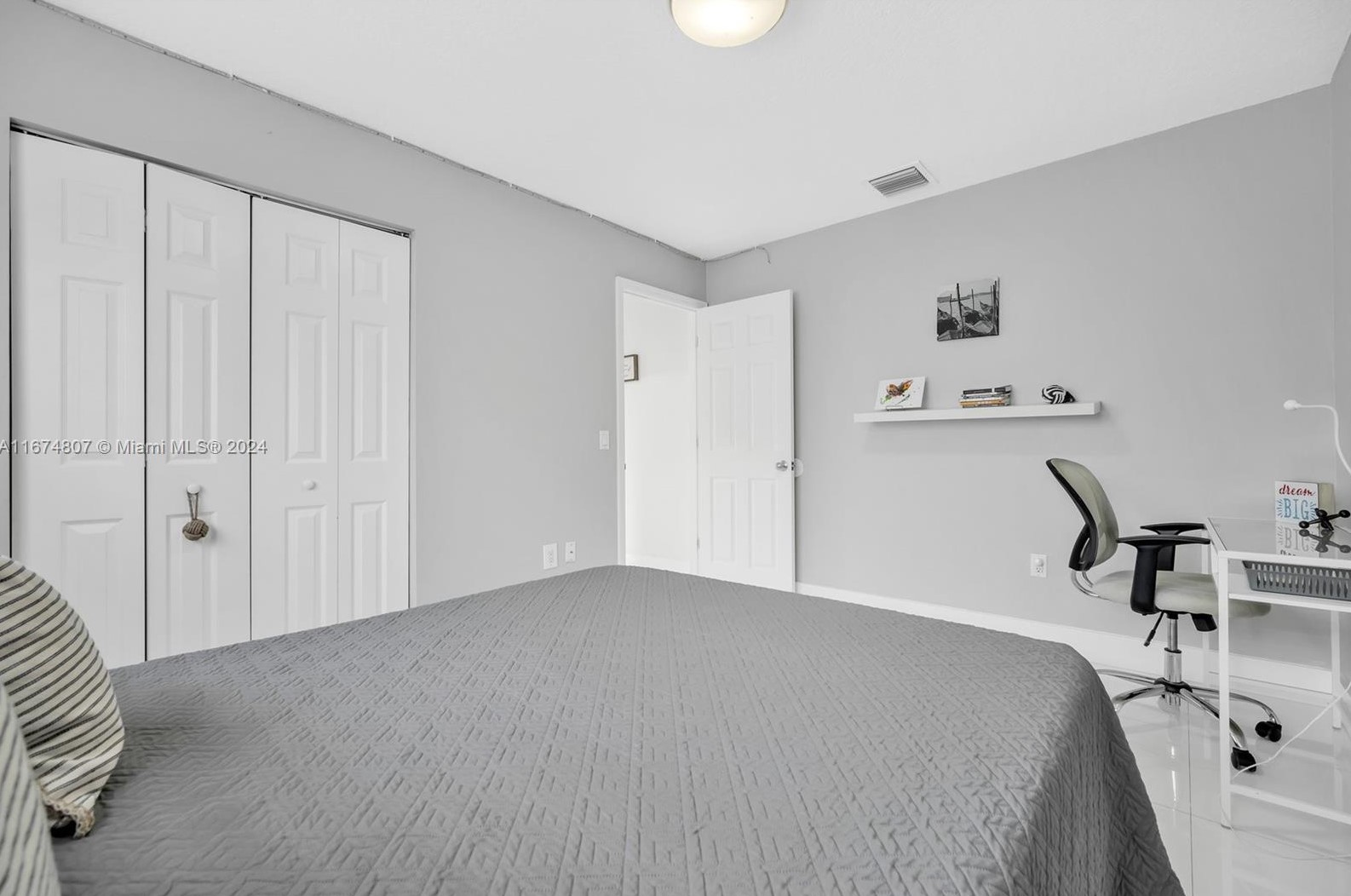 800 91 Ave, Hollywood FL  33024-6436 exterior