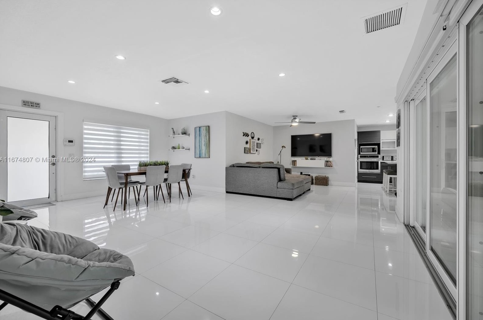 800 91 Ave, Hollywood FL  33024-6436 exterior