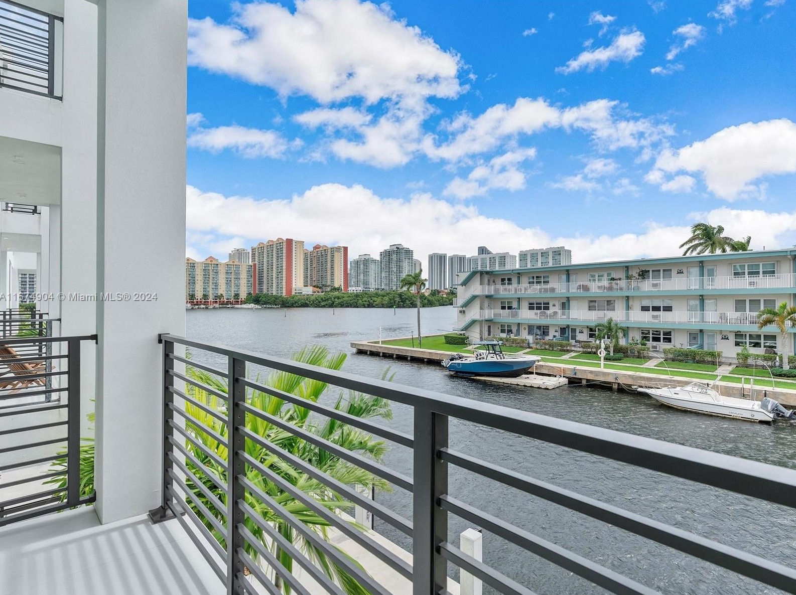 4004 Ne 167th St, Miami, FL 33160