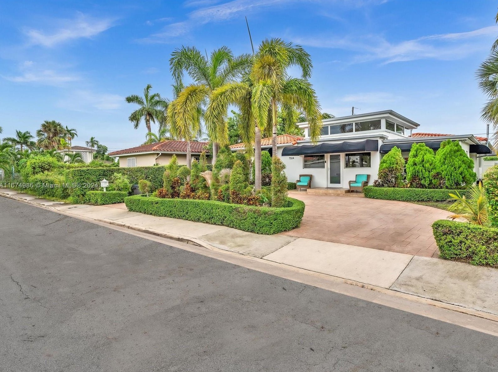 7504 Hispanola Ave, Miami, FL 33141-4120