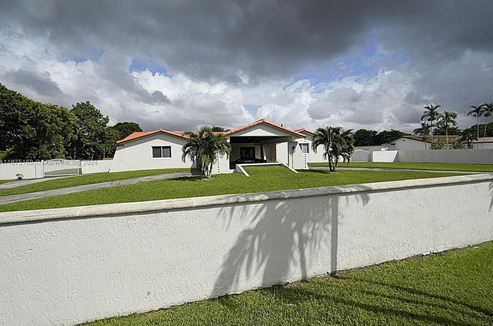 9995 64th St, Miami, FL 33173-1439