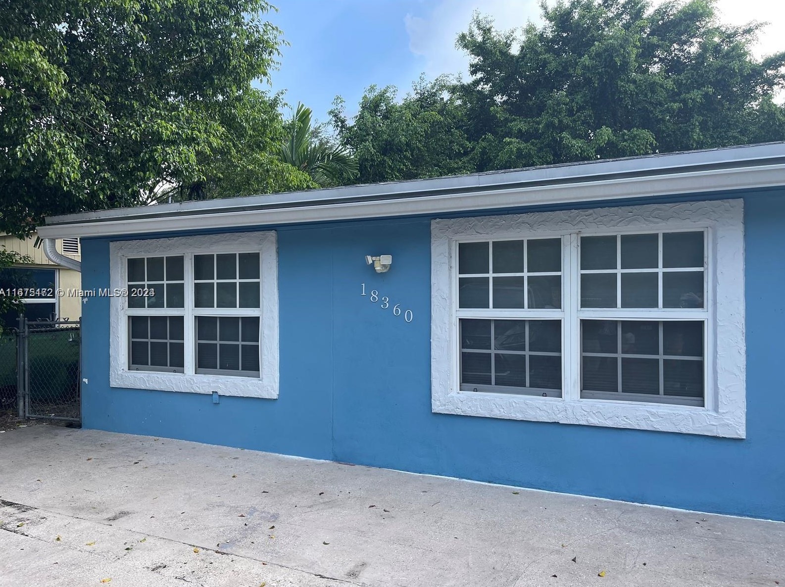 18360 Ne 22nd Ave, Aventura, FL 33160