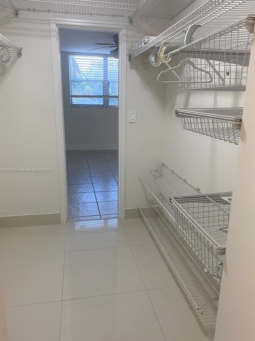 1805 Sans Souci Blvd #313, Miami, FL 33181