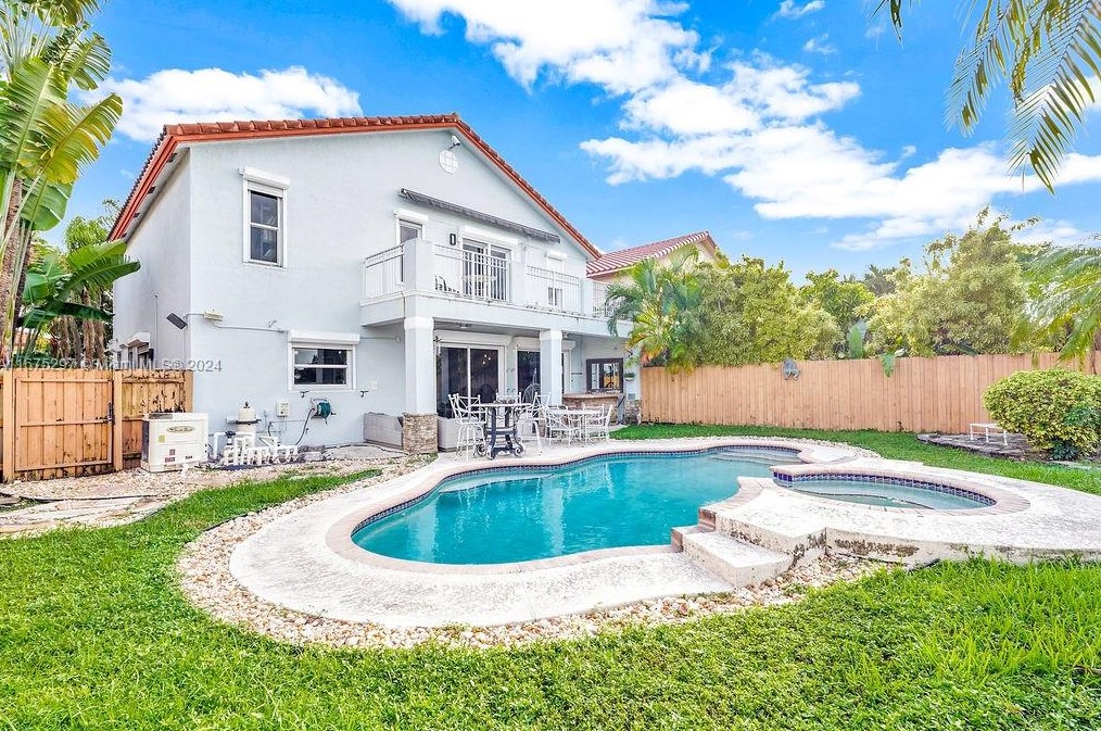 10451 Nw 48th St, Miami, FL 33178
