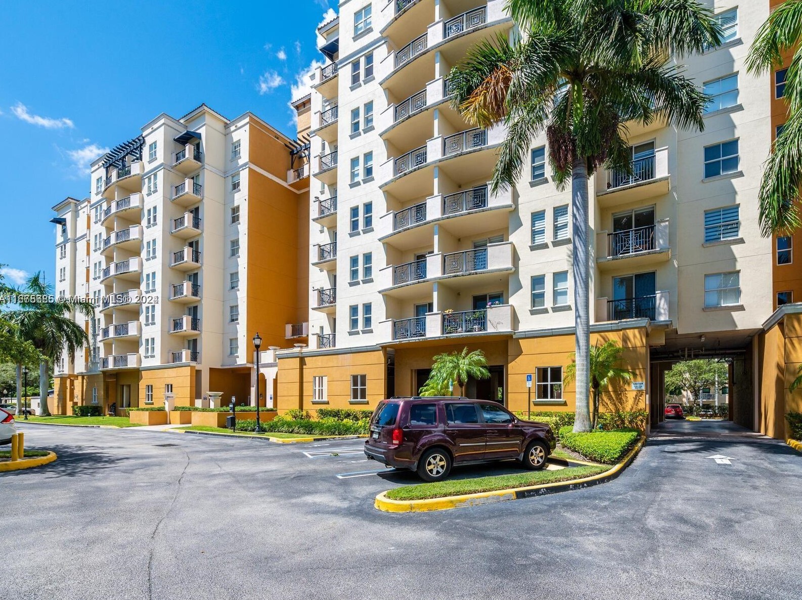 9021 94th St, Miami, FL 33176-2111