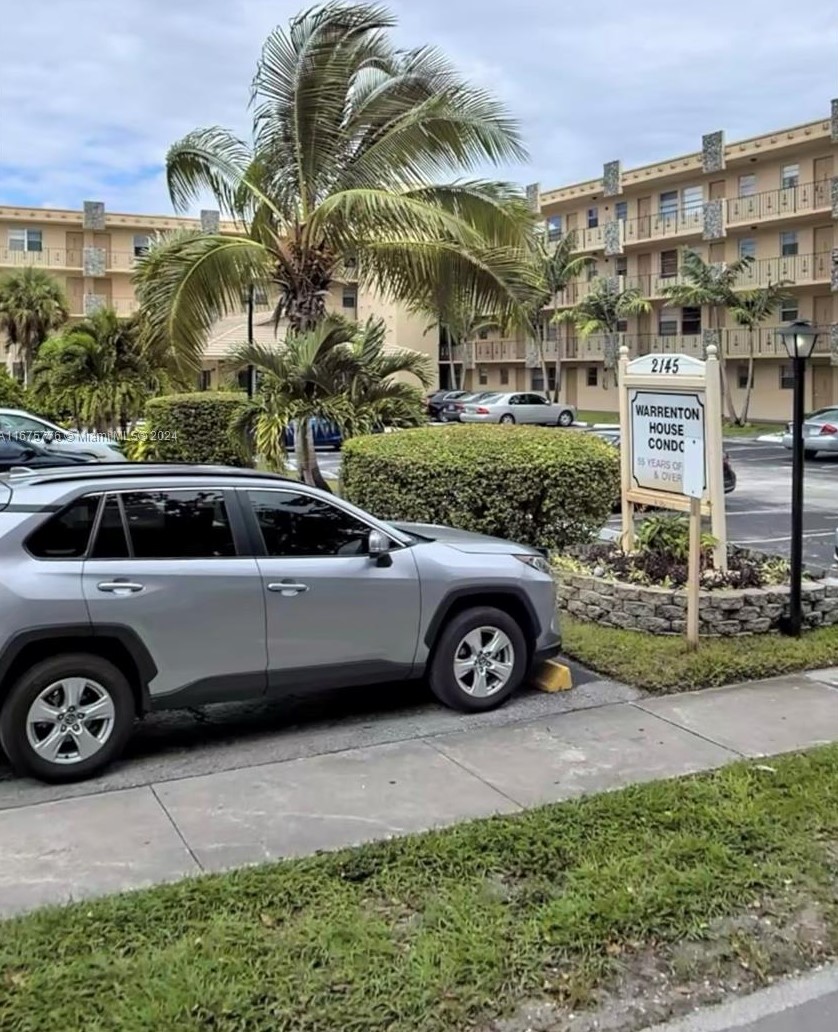 2145 Pierce St #305, Hollywood, FL 33020