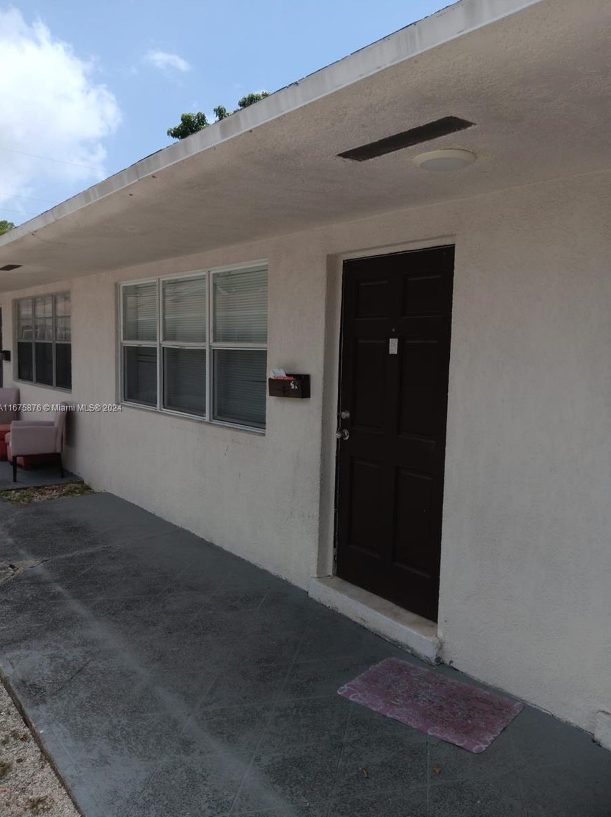2501 Pierce St Apt 14, Hollywood, FL 33020