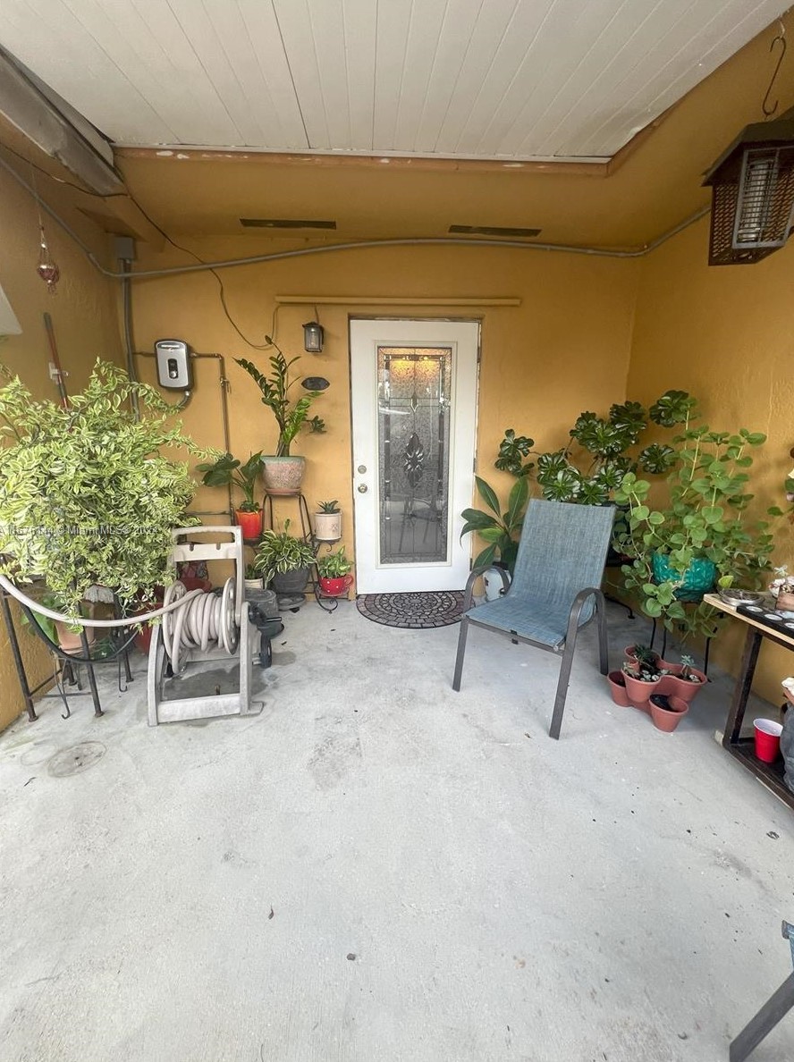 7110 Custer St, Hollywood, FL 33024