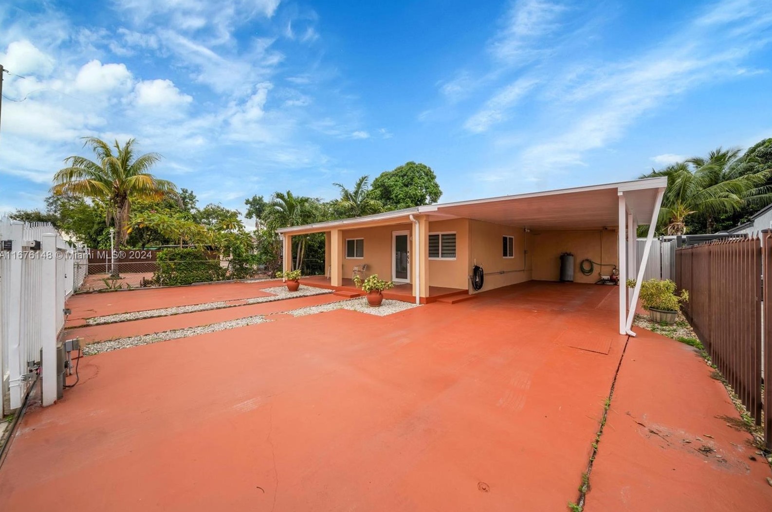3130 96th St, Miami, FL 33147-2206