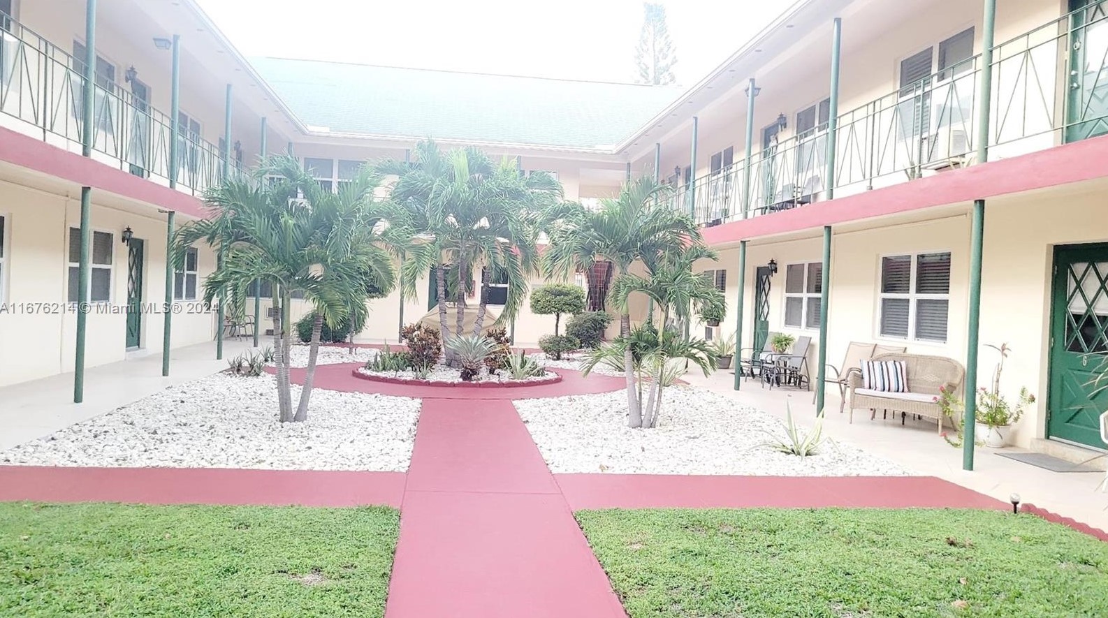 1845 Jefferson St, Hollywood, FL 33020-5425