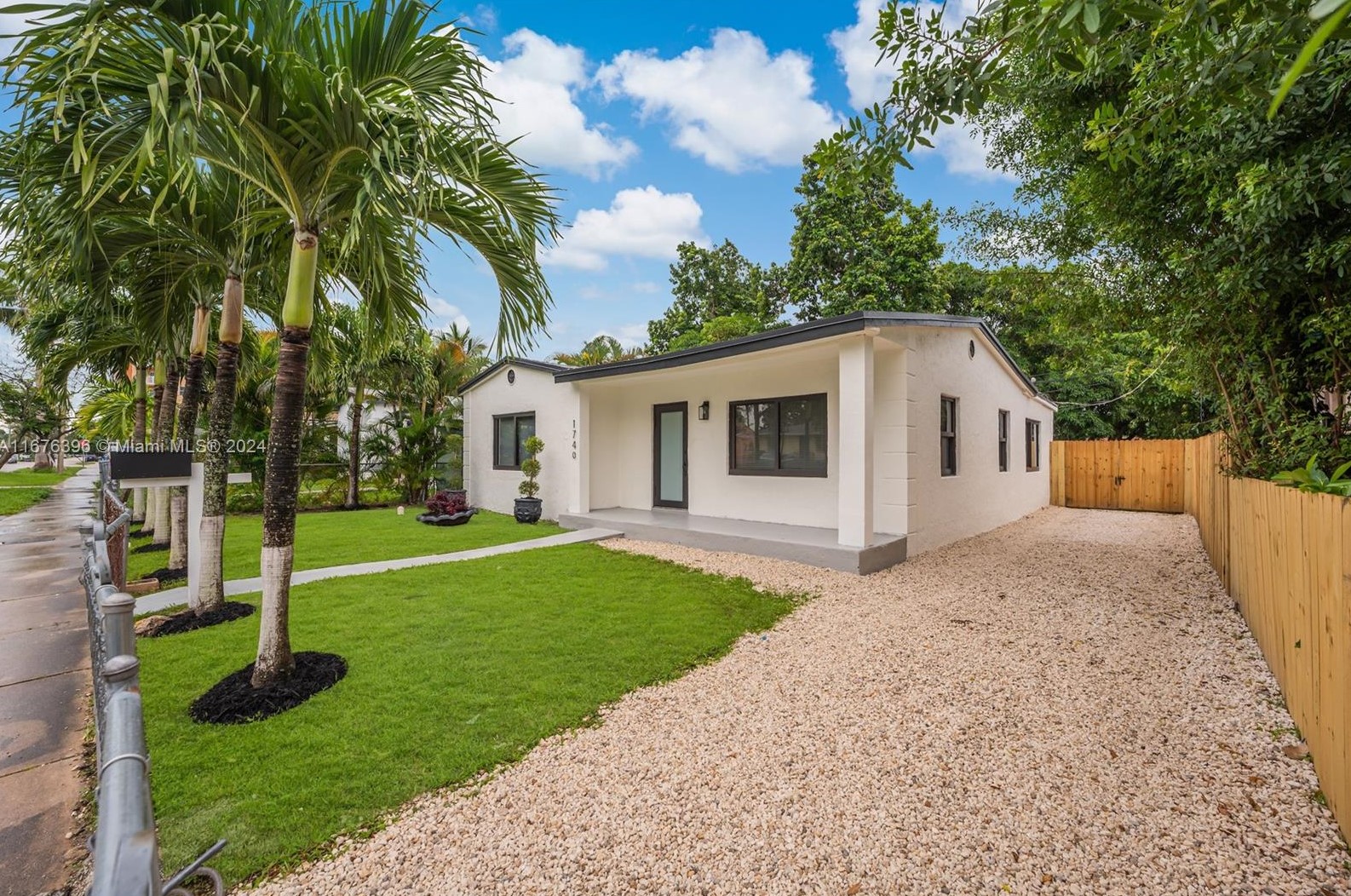 1740 53rd St, Miami, FL 33142-3733
