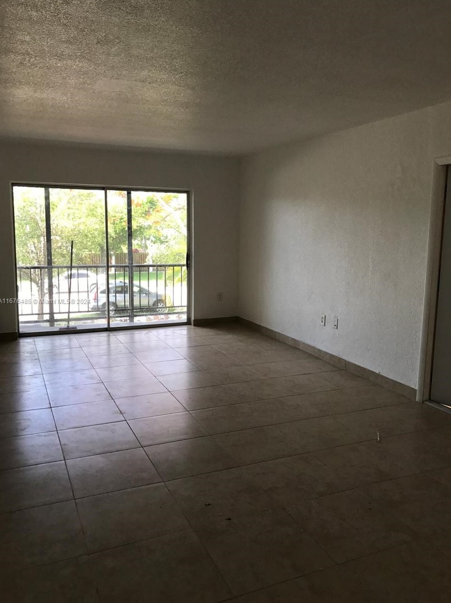 7969 104th St, Miami, FL 33156-3631