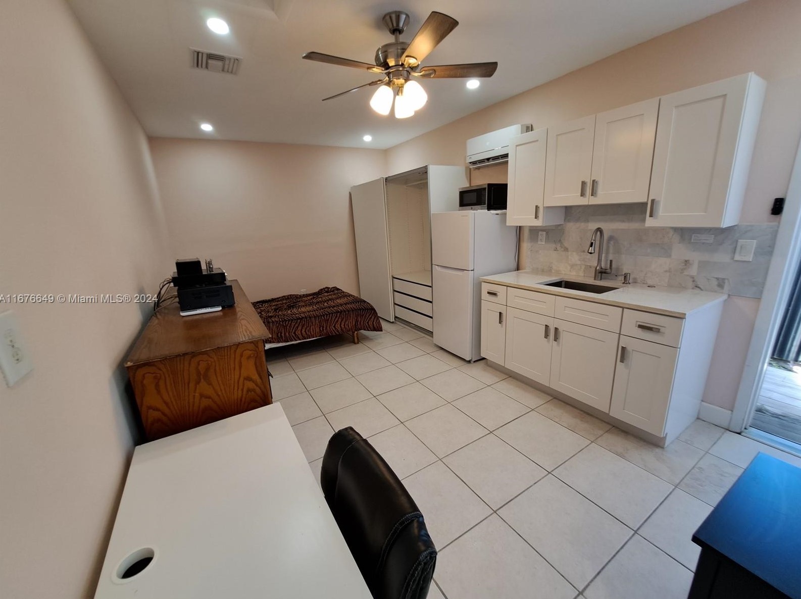 1111 Nw 79th Way #0, Hollywood, FL 33024
