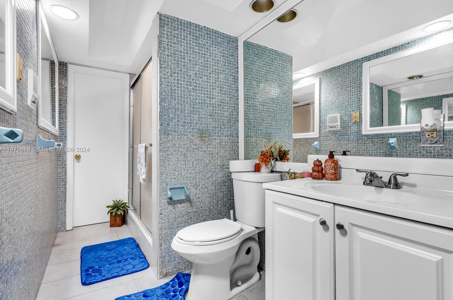 3265 211 St, Miami FL  33180-1067 exterior