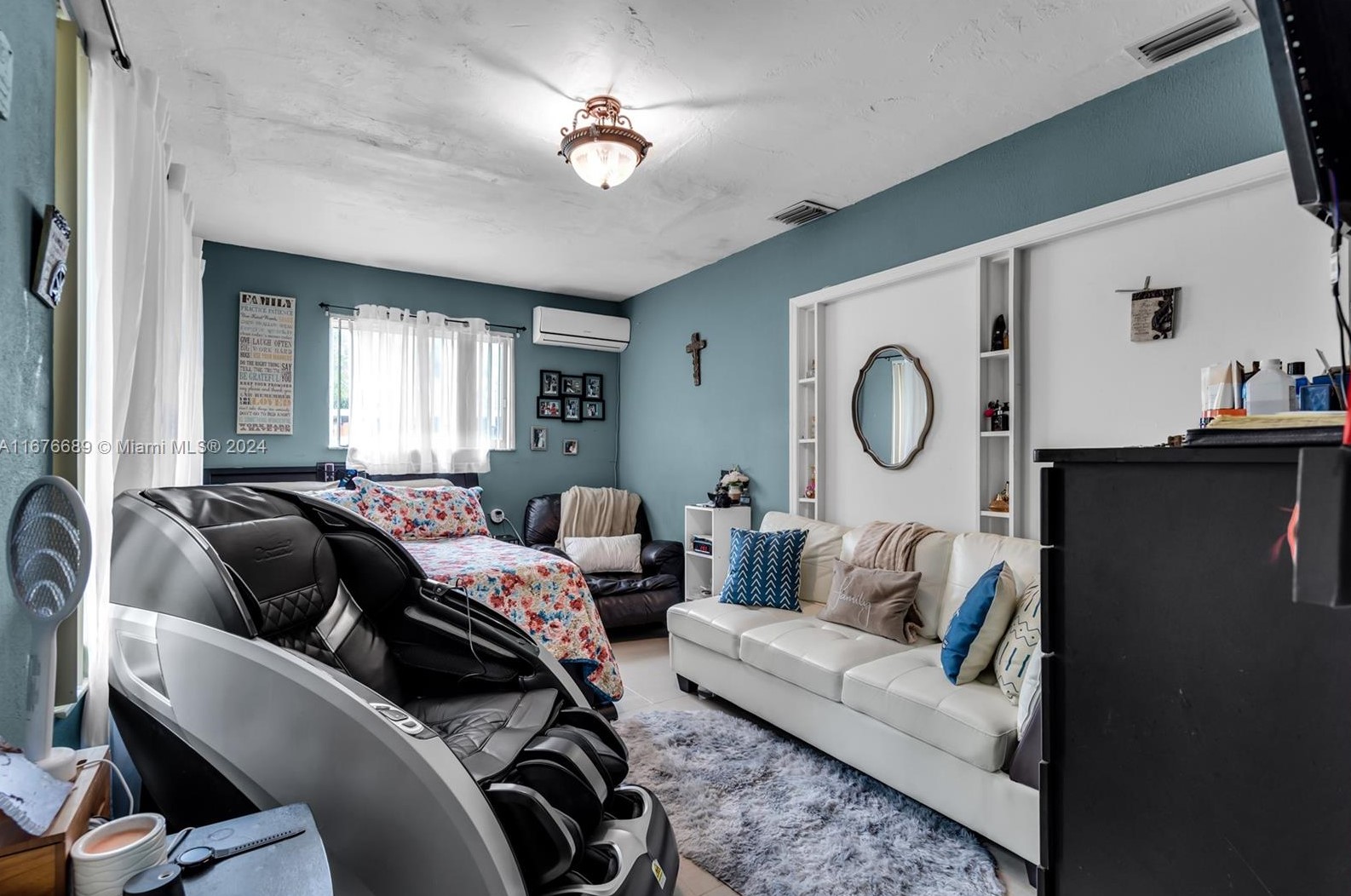 3265 211 St, Miami FL  33180-1067 exterior