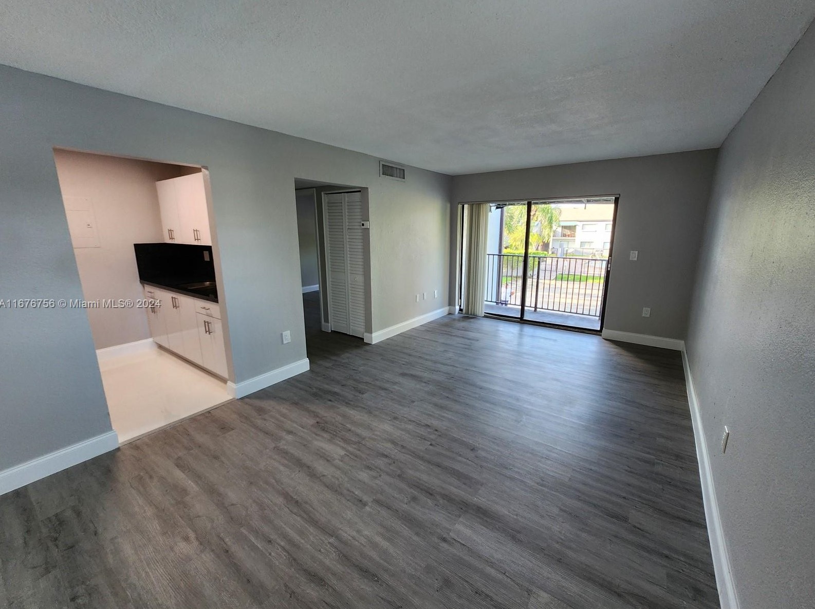7419 152nd Ave, Miami, FL 33193-3236