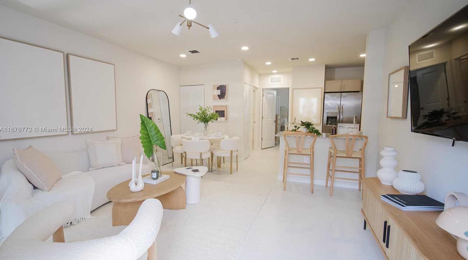 610 Ne 2nd St #302, Dania Beach, FL 33004