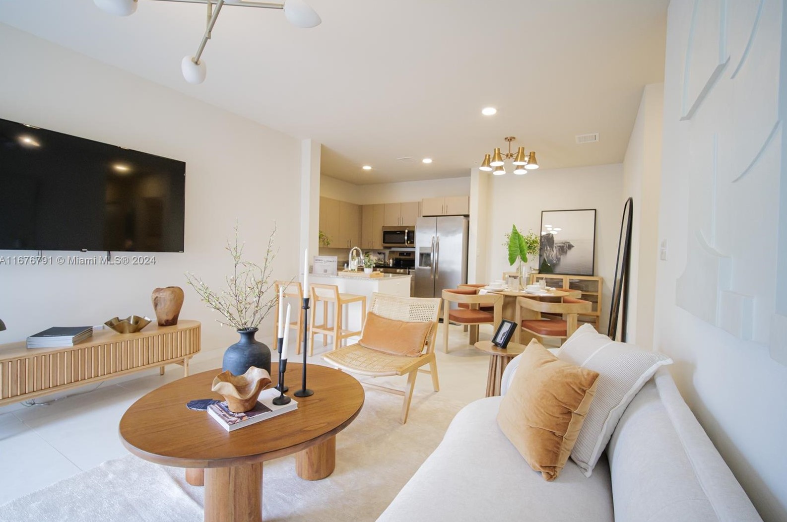 610 Ne 2nd St #307, Dania Beach, FL 33004