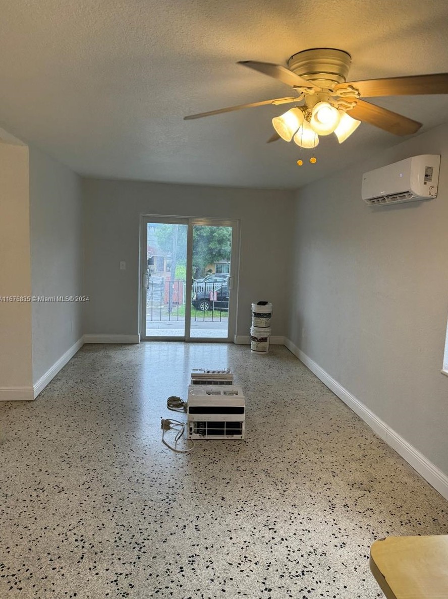 1861 19th St, Miami, FL 33125-1473