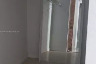 661 NE 195th St, Miami, FL 33179 - Photo 8