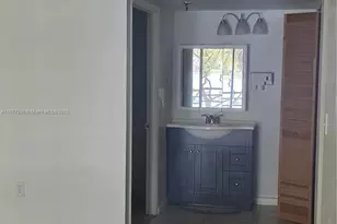 661 NE 195th St, Miami, FL 33179 - Photo 6